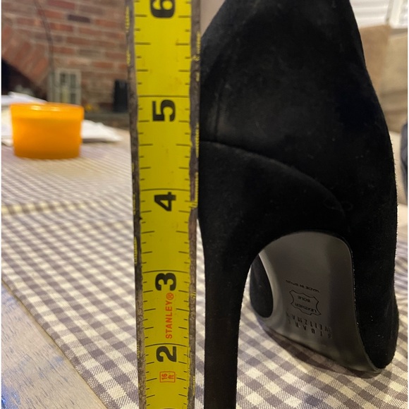 Stuart Weitzman Queen Pointed Toe pump - Picture 3 of 6